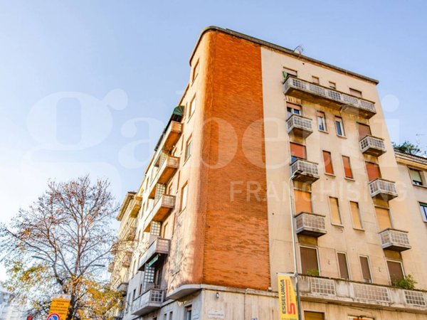 appartamento in vendita a Milano in zona Casoretto