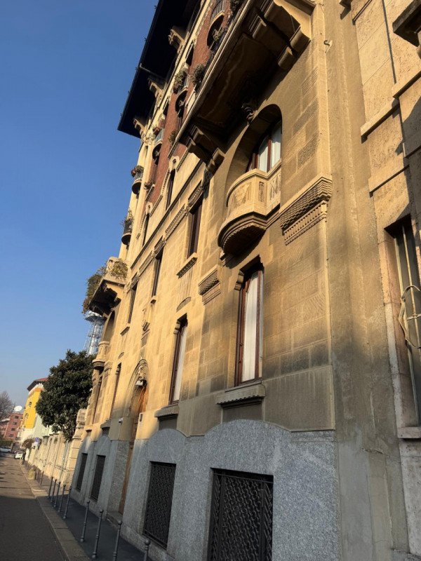 appartamento in vendita a Milano in zona Sempione