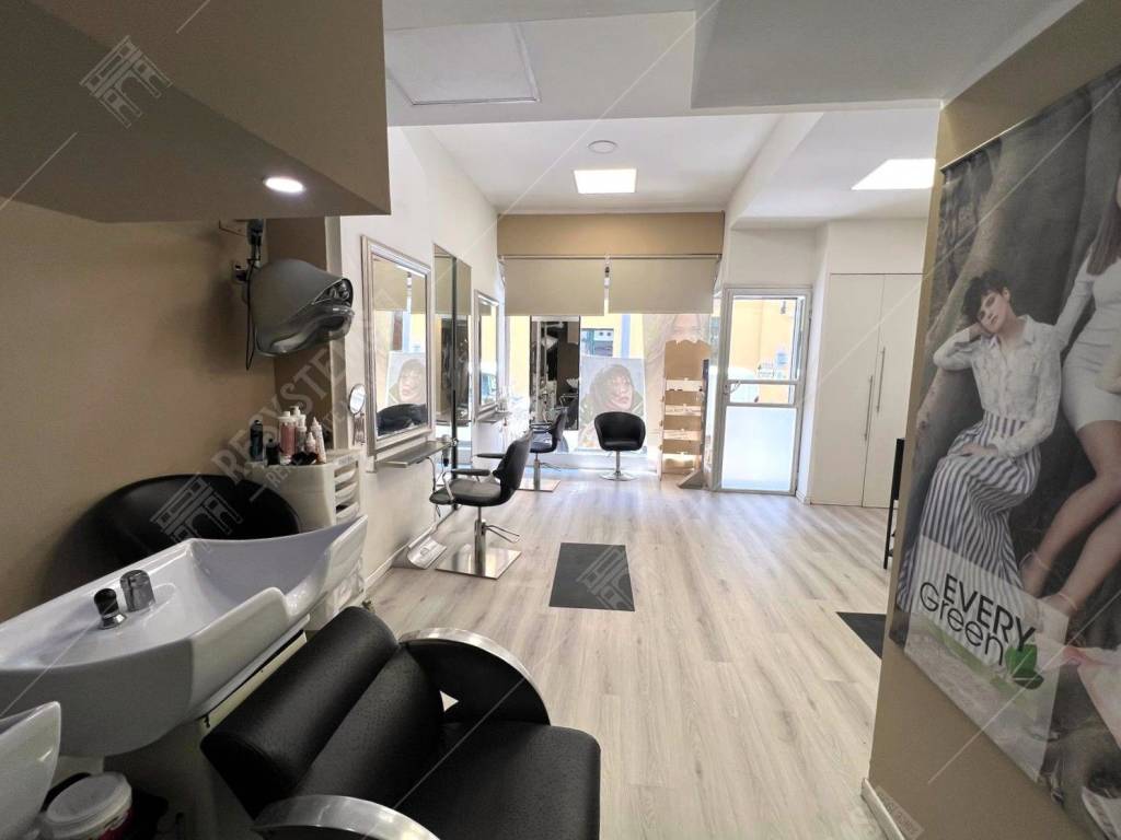 negozio in vendita a Milano in zona Solari