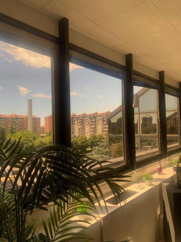ufficio in vendita a Milano in zona Gallaratese