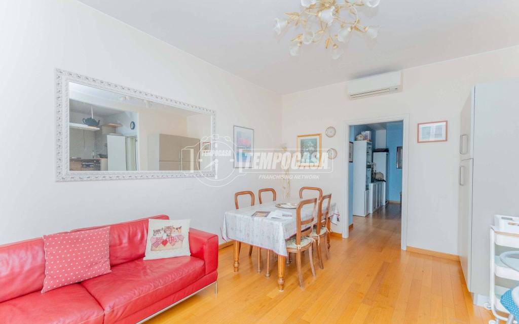 appartamento in vendita a Milano in zona Segnano