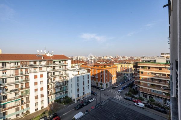 appartamento in vendita a Milano in zona Cinque Giornate