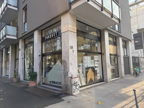 negozio in vendita a Milano in zona Porta Romana
