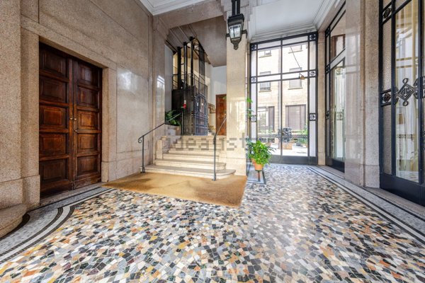 ufficio in vendita a Milano in zona Porta Venezia