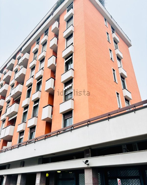 appartamento in vendita a Milano in zona Porta Nuova