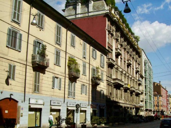 negozio in vendita a Milano in zona Guastalla