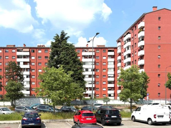 appartamento in vendita a Milano in zona Trenno