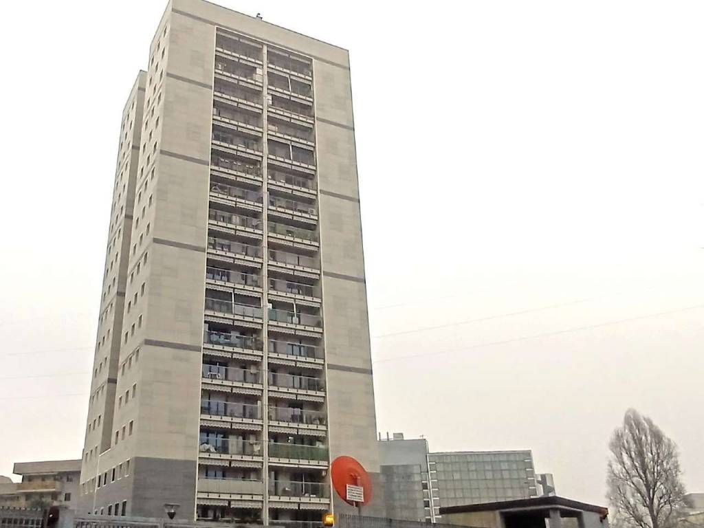 appartamento in vendita a Milano in zona Baggio