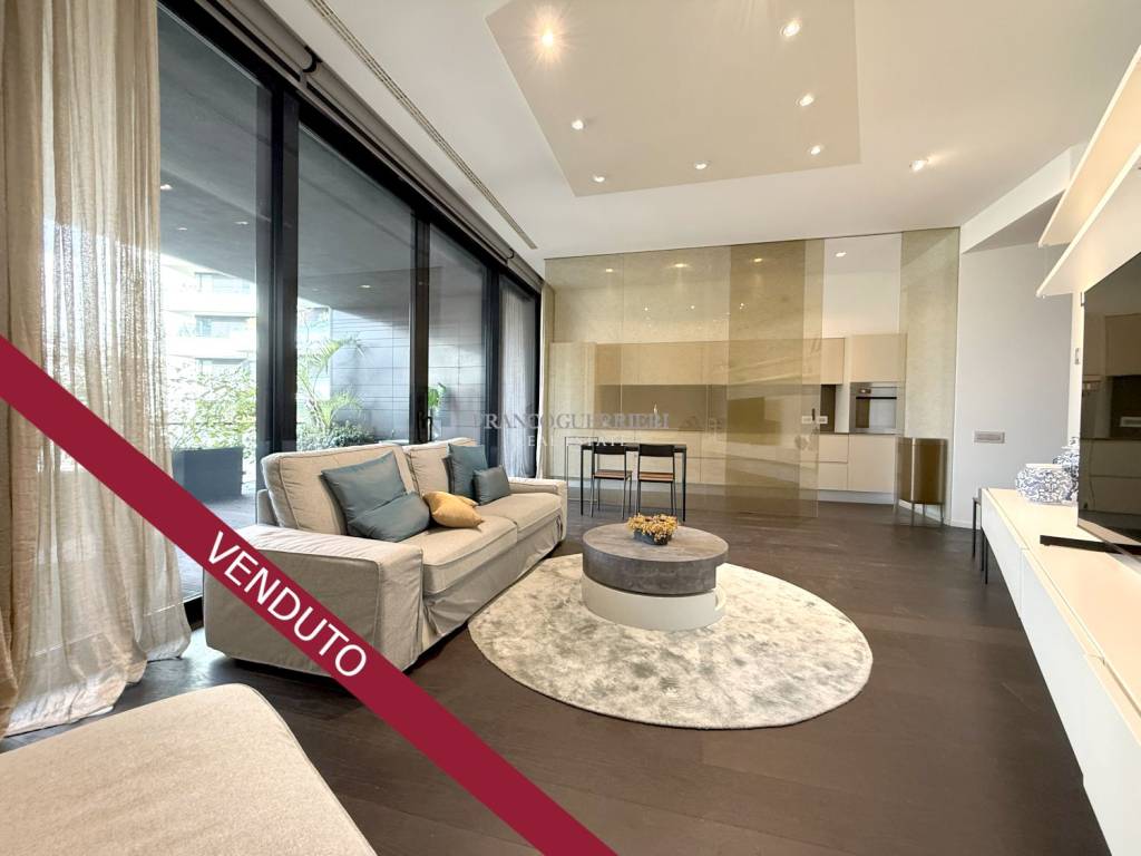 appartamento in vendita a Milano in zona Porta Nuova