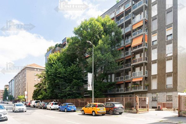 appartamento in vendita a Milano in zona Lambrate