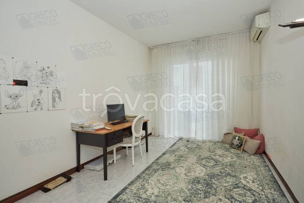 appartamento in vendita a Milano in zona Cascina dei Pomi