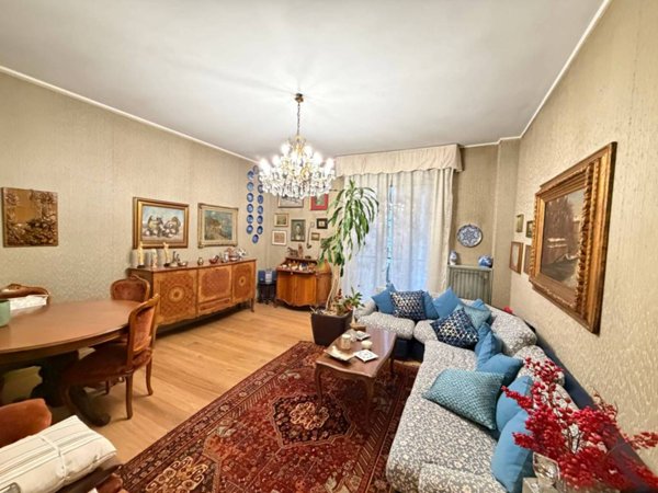 appartamento in vendita a Milano in zona Lorenteggio