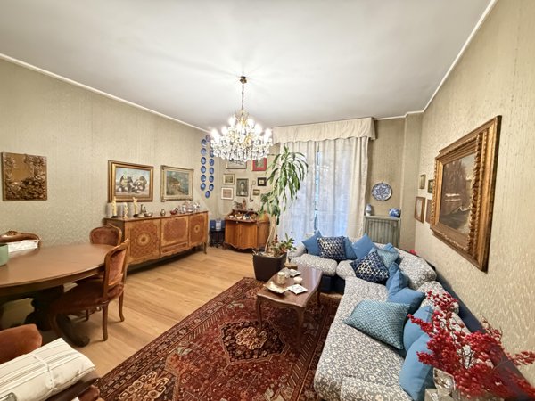 appartamento in vendita a Milano in zona Lorenteggio