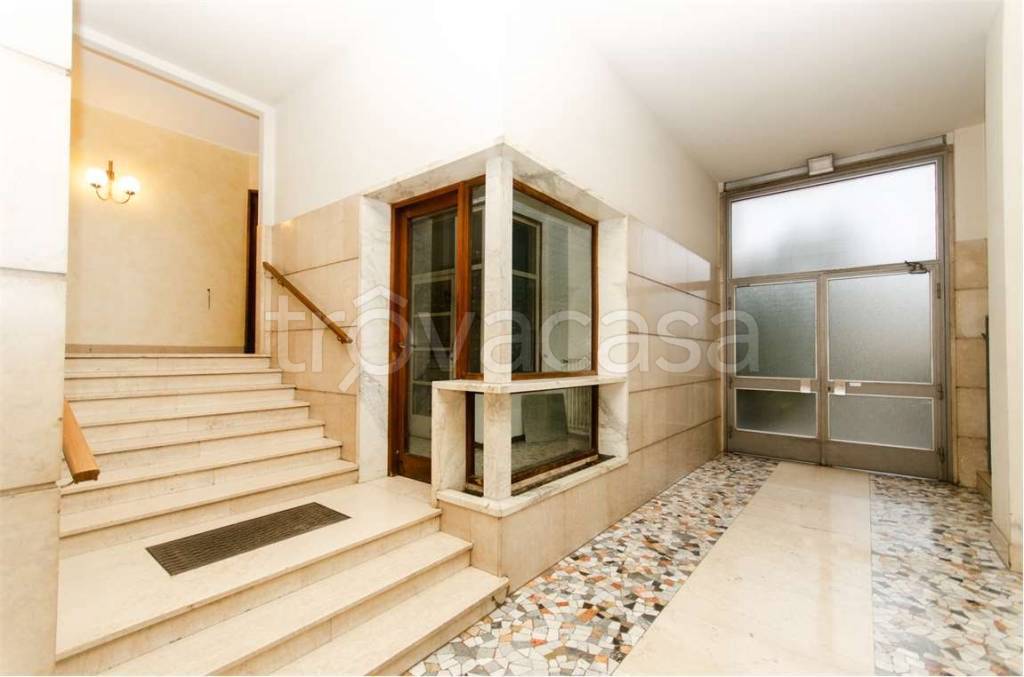 appartamento in vendita a Milano in zona Solari