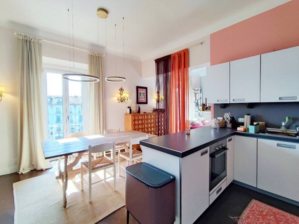 appartamento in vendita a Milano in zona Porta Garibaldi