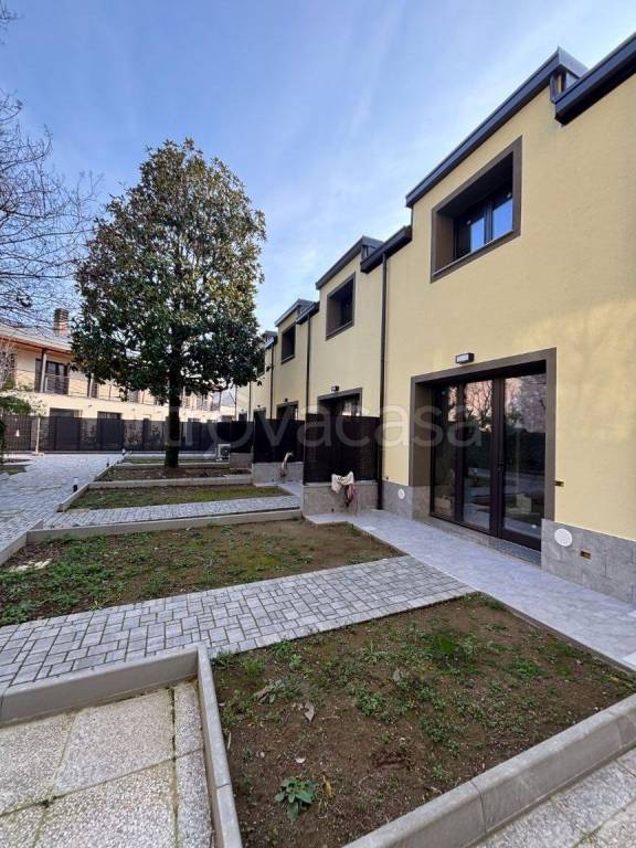 casa indipendente in vendita a Milano in zona Crescenzago