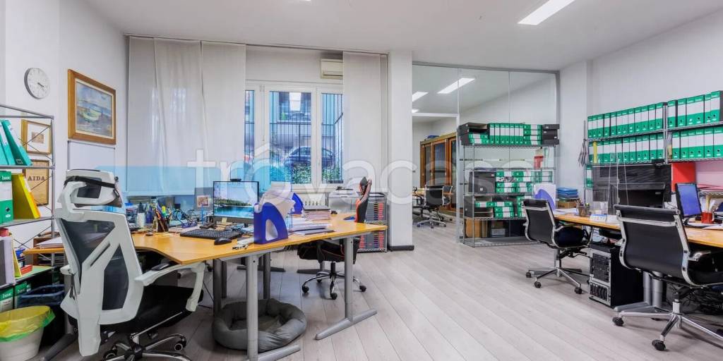 ufficio in vendita a Milano in zona Città Studi