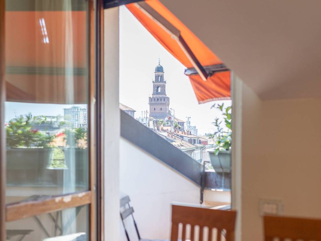 appartamento in vendita a Milano in zona Porta Nuova