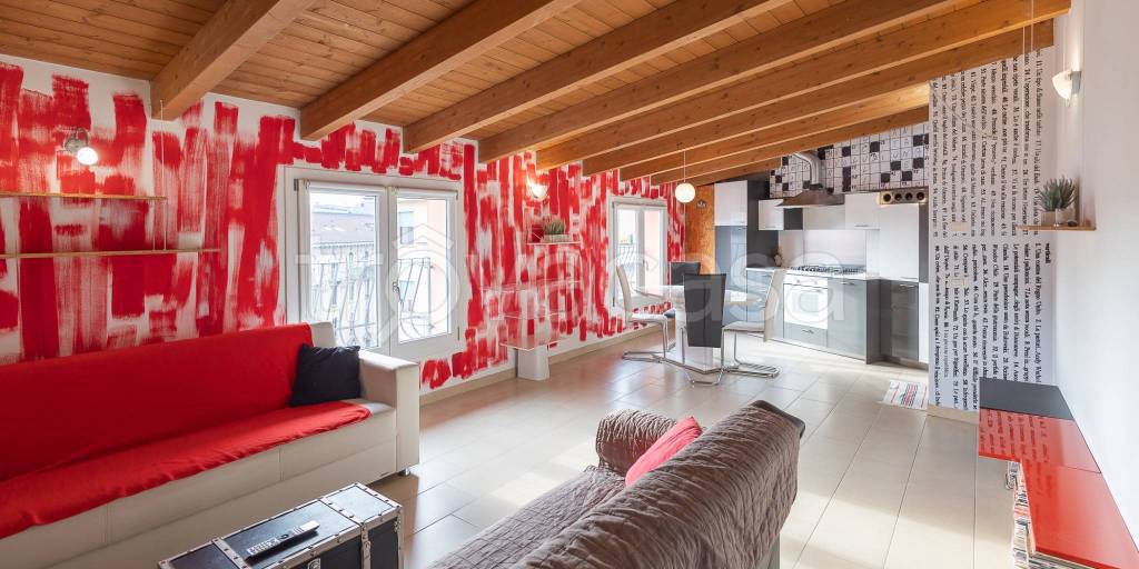 appartamento in vendita a Milano in zona Stazione Centrale