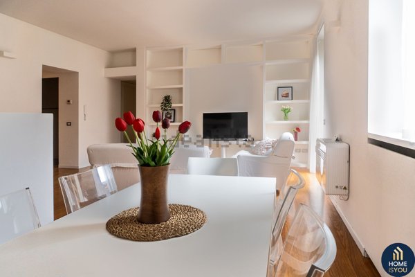 appartamento in vendita a Milano in zona Porta Genova