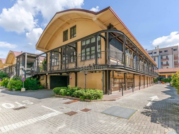 appartamento in vendita a Milano in zona Vigentino