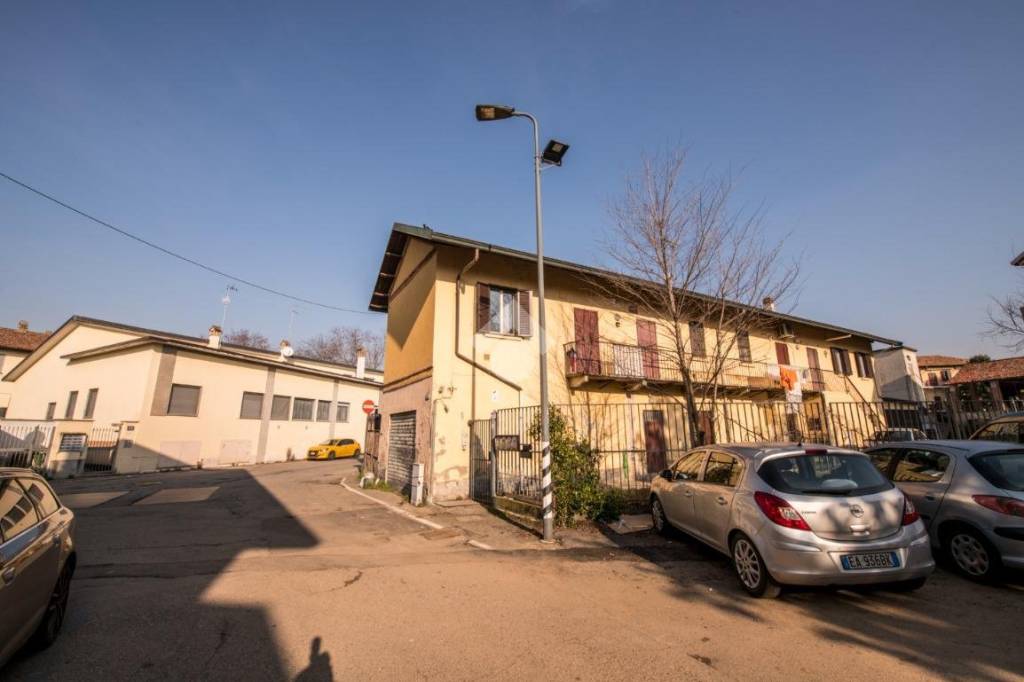 casa indipendente in vendita a Milano in zona Quinto Romano