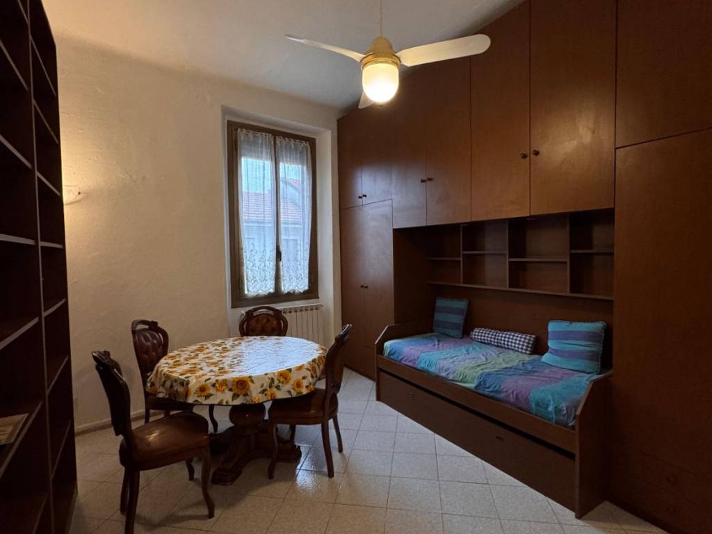 appartamento in vendita a Milano in zona Baggio