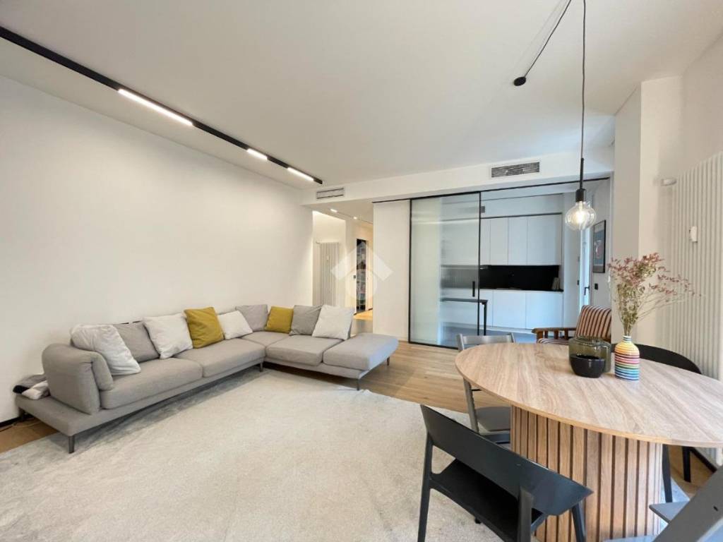 appartamento in vendita a Milano in zona Isola