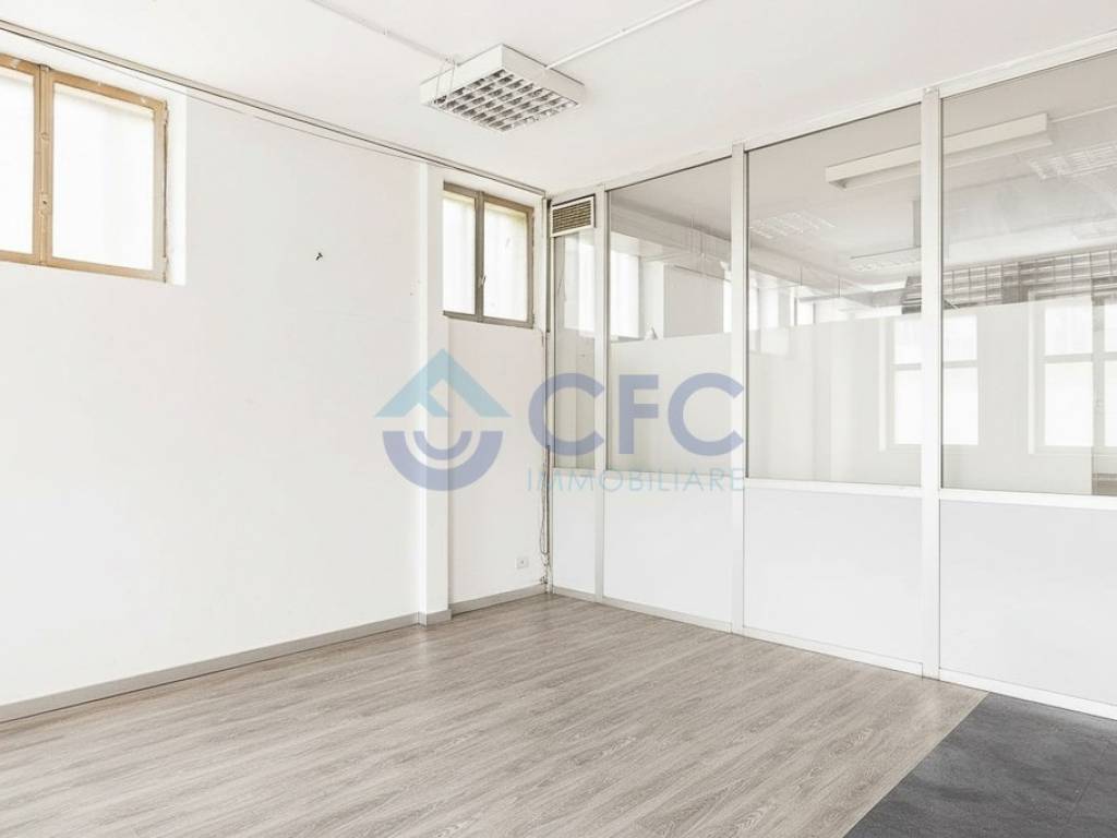 negozio in vendita a Milano in zona Crescenzago