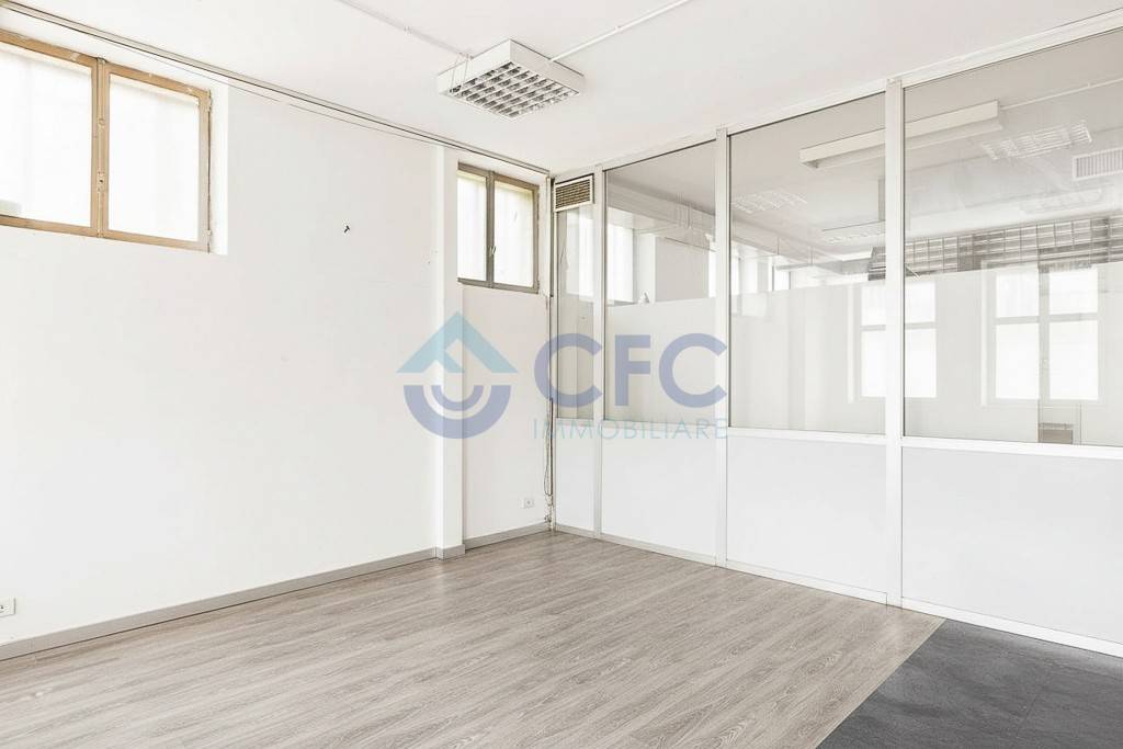 negozio in vendita a Milano in zona Crescenzago