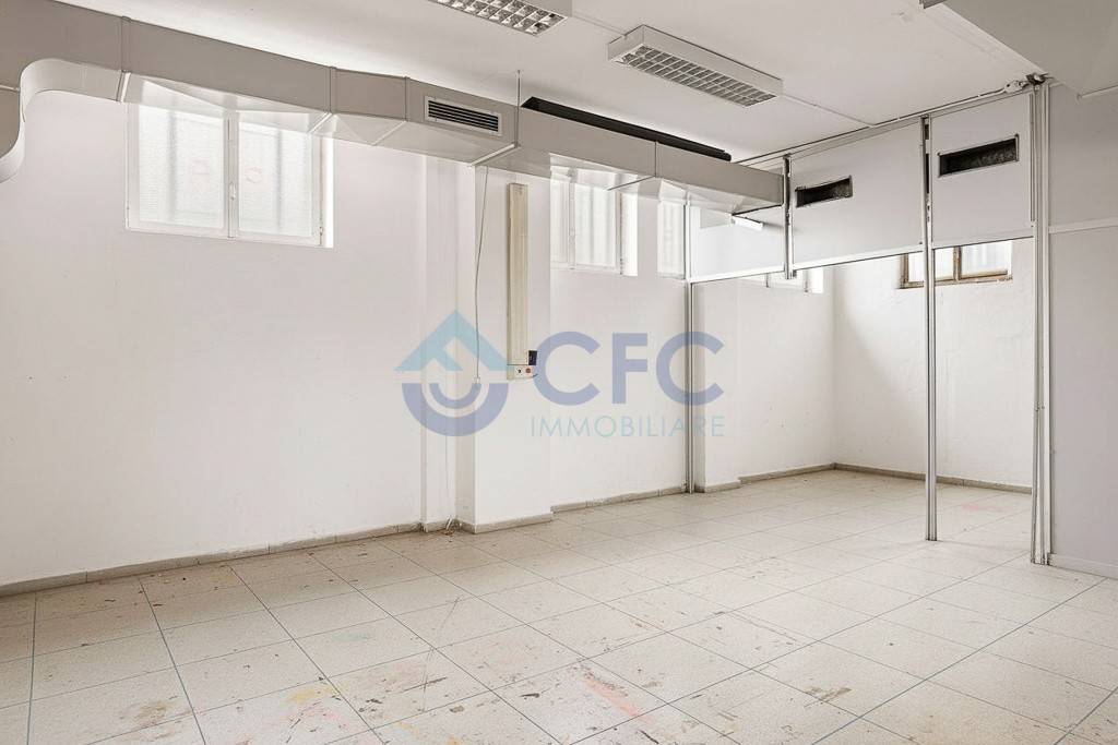 negozio in vendita a Milano in zona Crescenzago