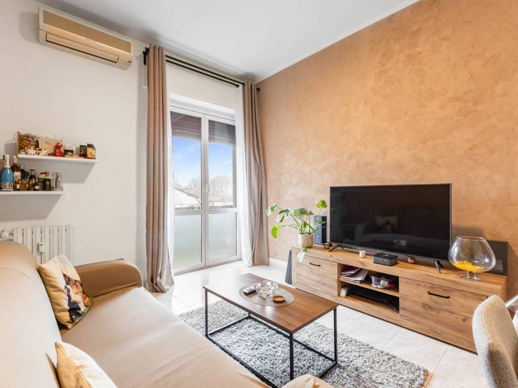 appartamento in vendita a Milano in zona Quinto Romano