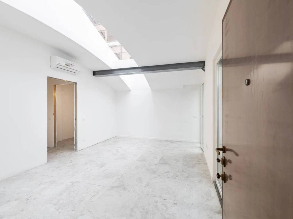 appartamento in vendita a Milano in zona Stadera