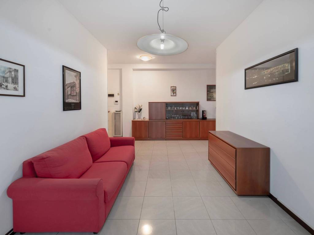 appartamento in vendita a Milano in zona Adriano