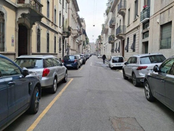 appartamento in vendita a Milano in zona Guastalla