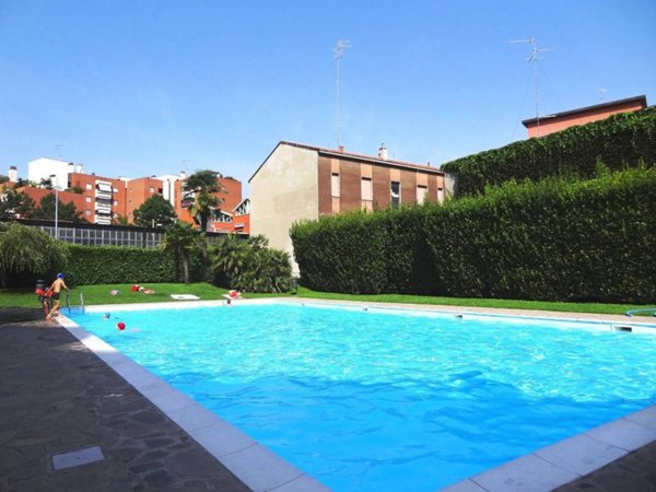 appartamento in vendita a Milano in zona Barona