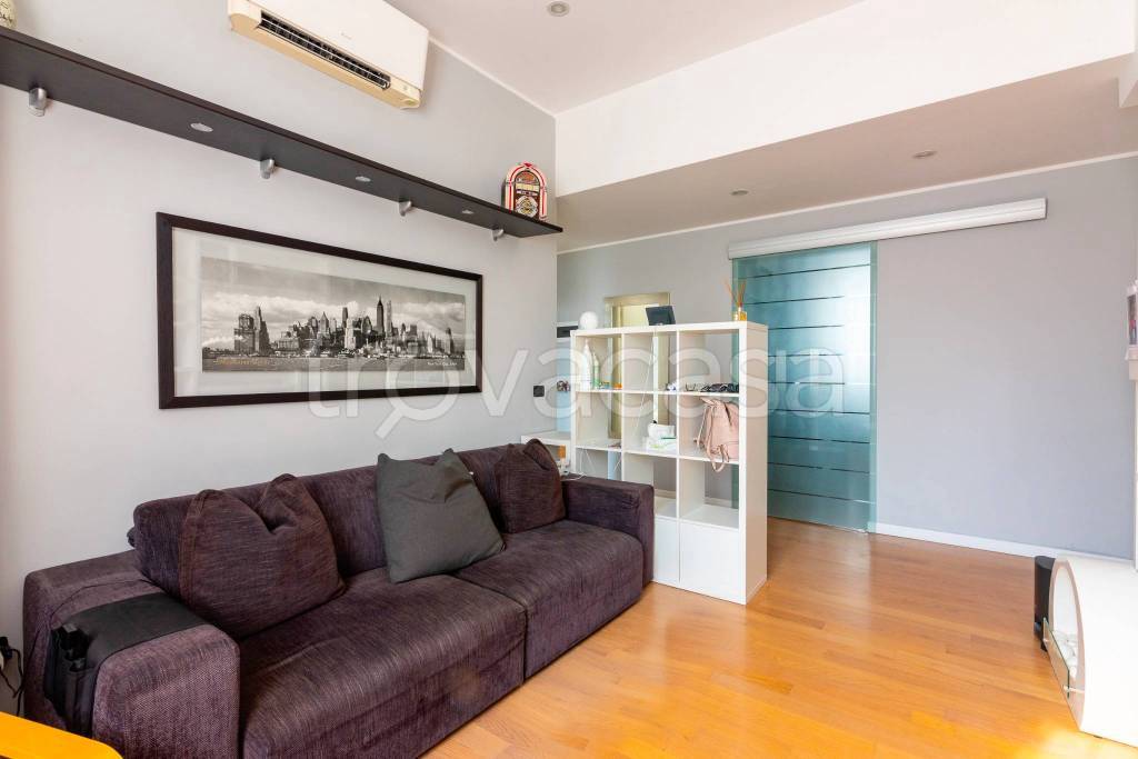 appartamento in vendita a Milano in zona Morsenchio