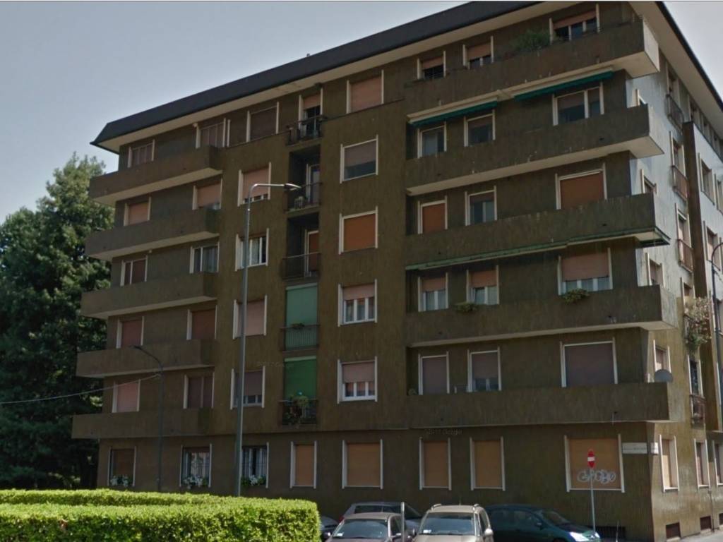 appartamento in vendita a Milano in zona Lorenteggio