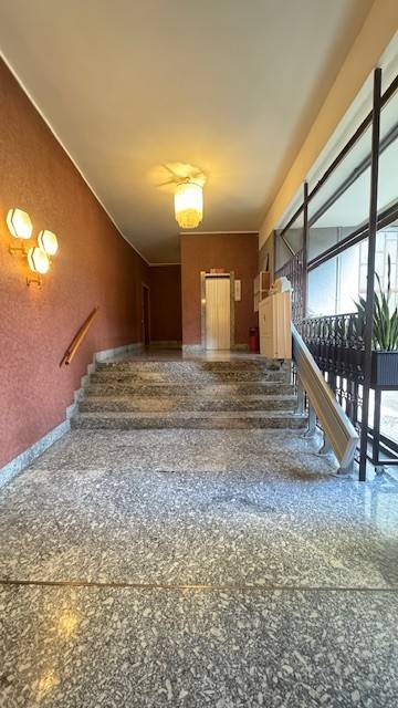 appartamento in vendita a Milano in zona Lorenteggio