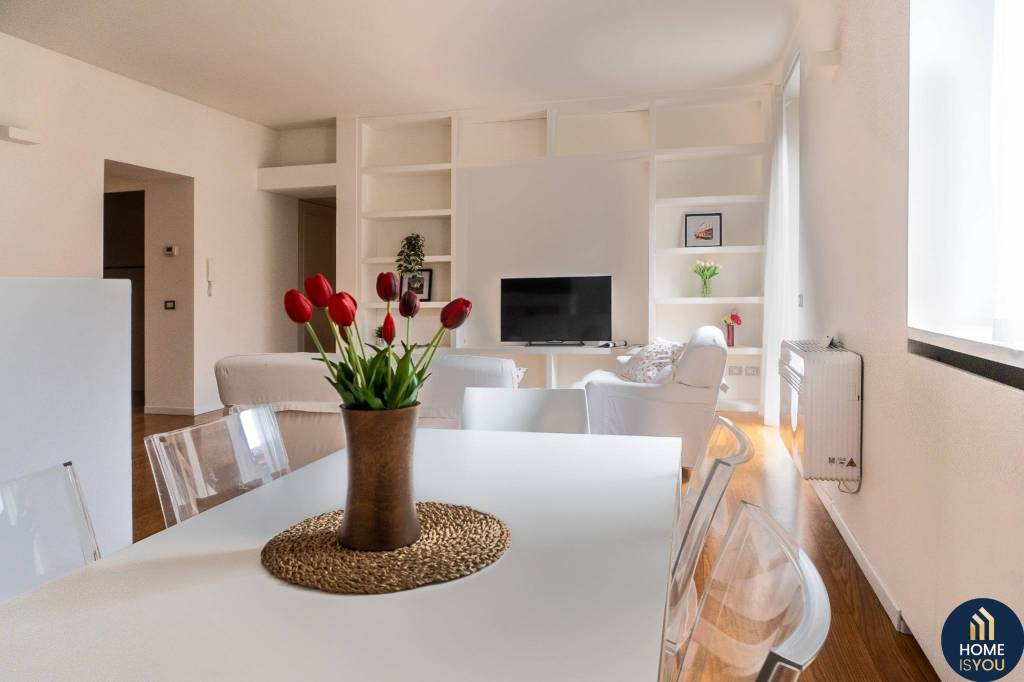 appartamento in vendita a Milano in zona Bocconi