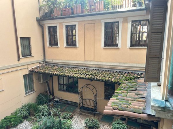 appartamento in vendita a Milano in zona Cadorna
