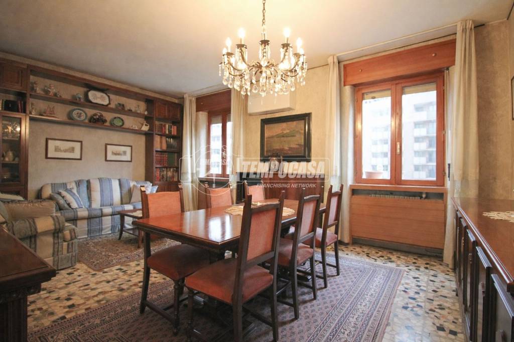 appartamento in vendita a Milano in zona Corvetto