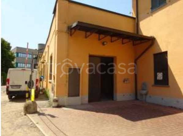 appartamento in vendita a Milano in zona Barona