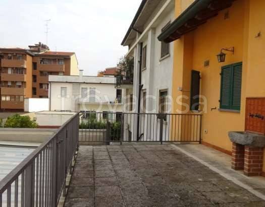 appartamento in vendita a Milano in zona Barona