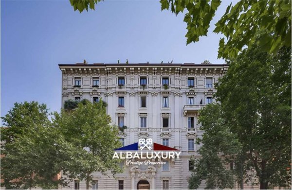 appartamento in vendita a Milano in zona Sempione
