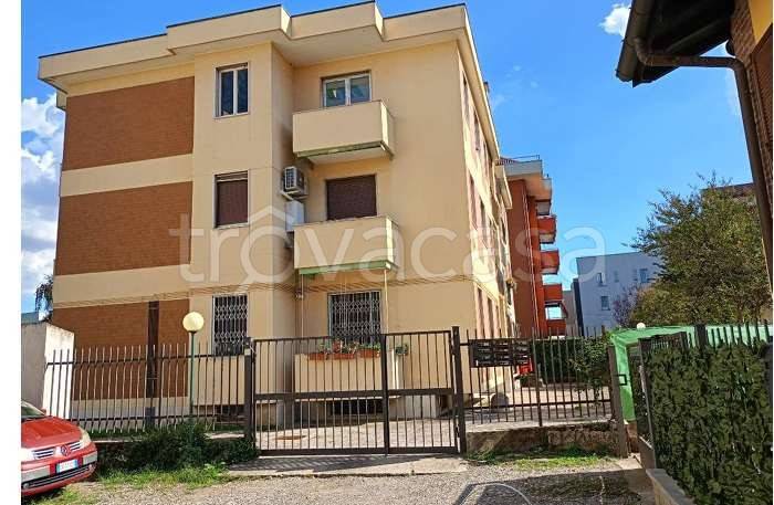 appartamento in vendita a Milano in zona Figino