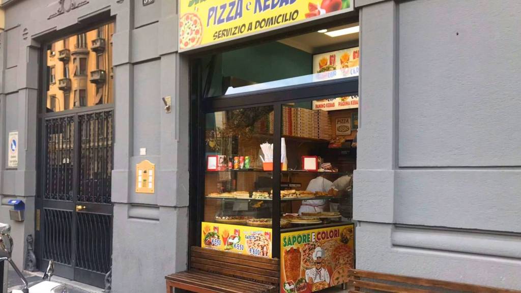 negozio in vendita a Milano in zona Porta Romana