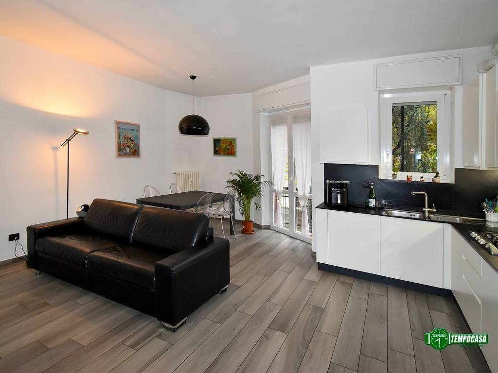 appartamento in vendita a Milano in zona Famagosta