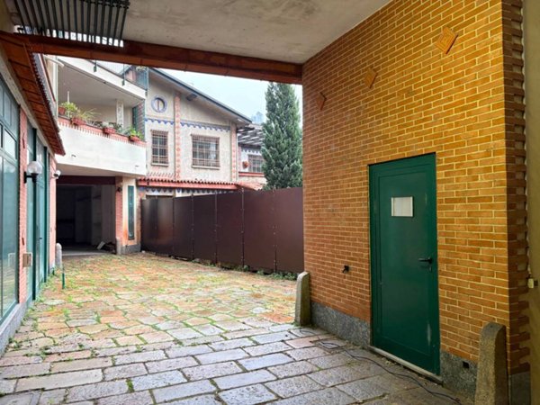 appartamento in vendita a Milano in zona San Cristoforo