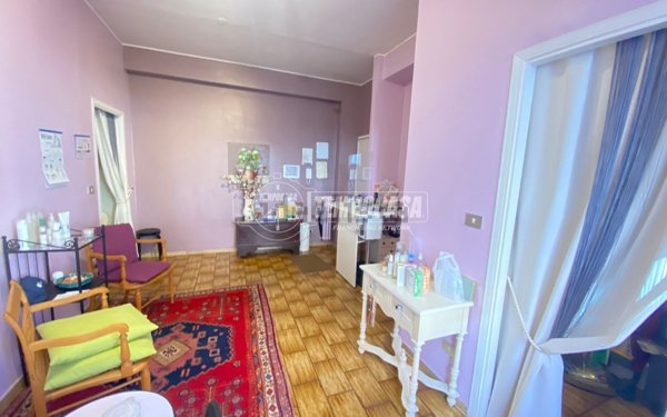 appartamento in vendita a Milano in zona Lorenteggio